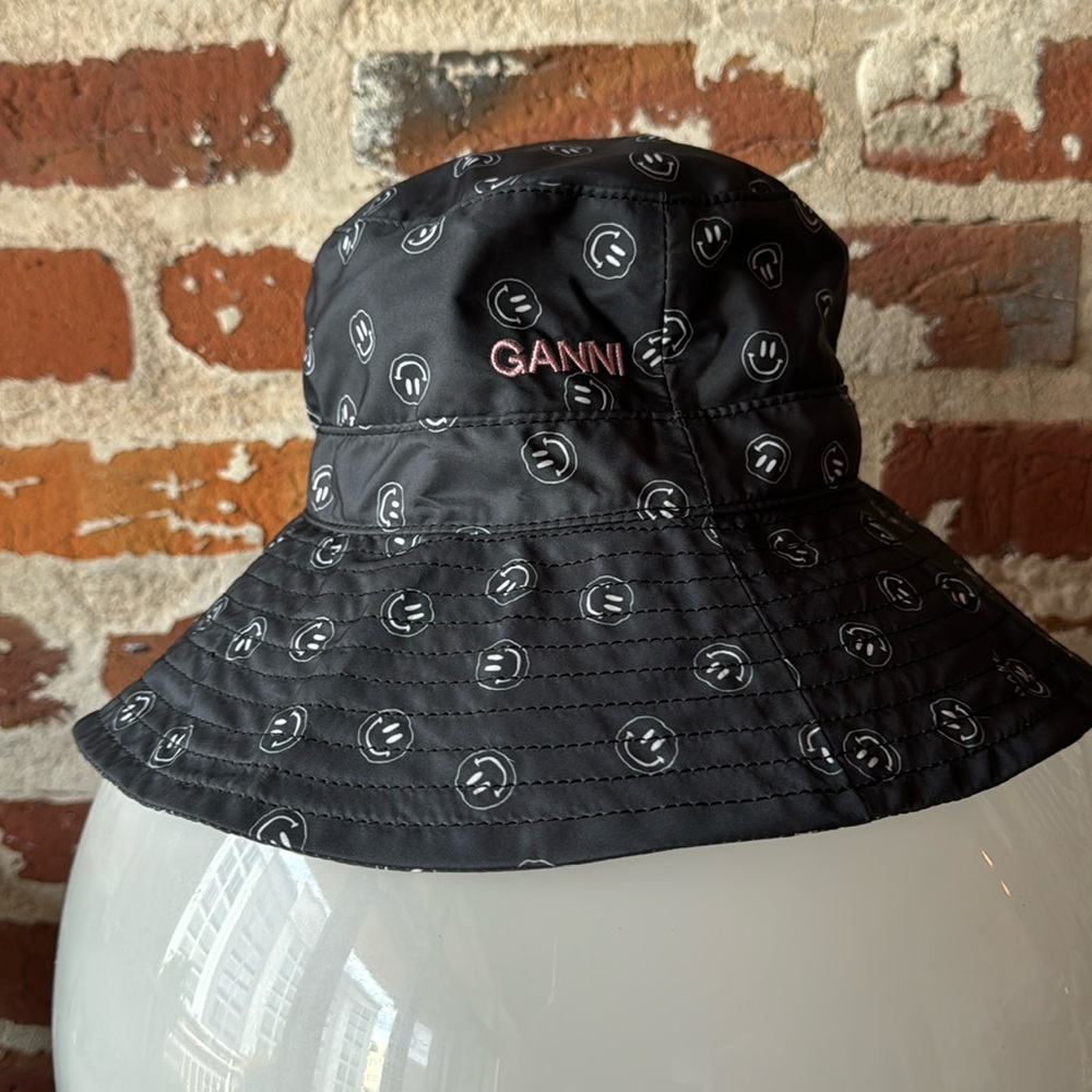 GANNI
Recycled Smiley Face Print Bucket Hat